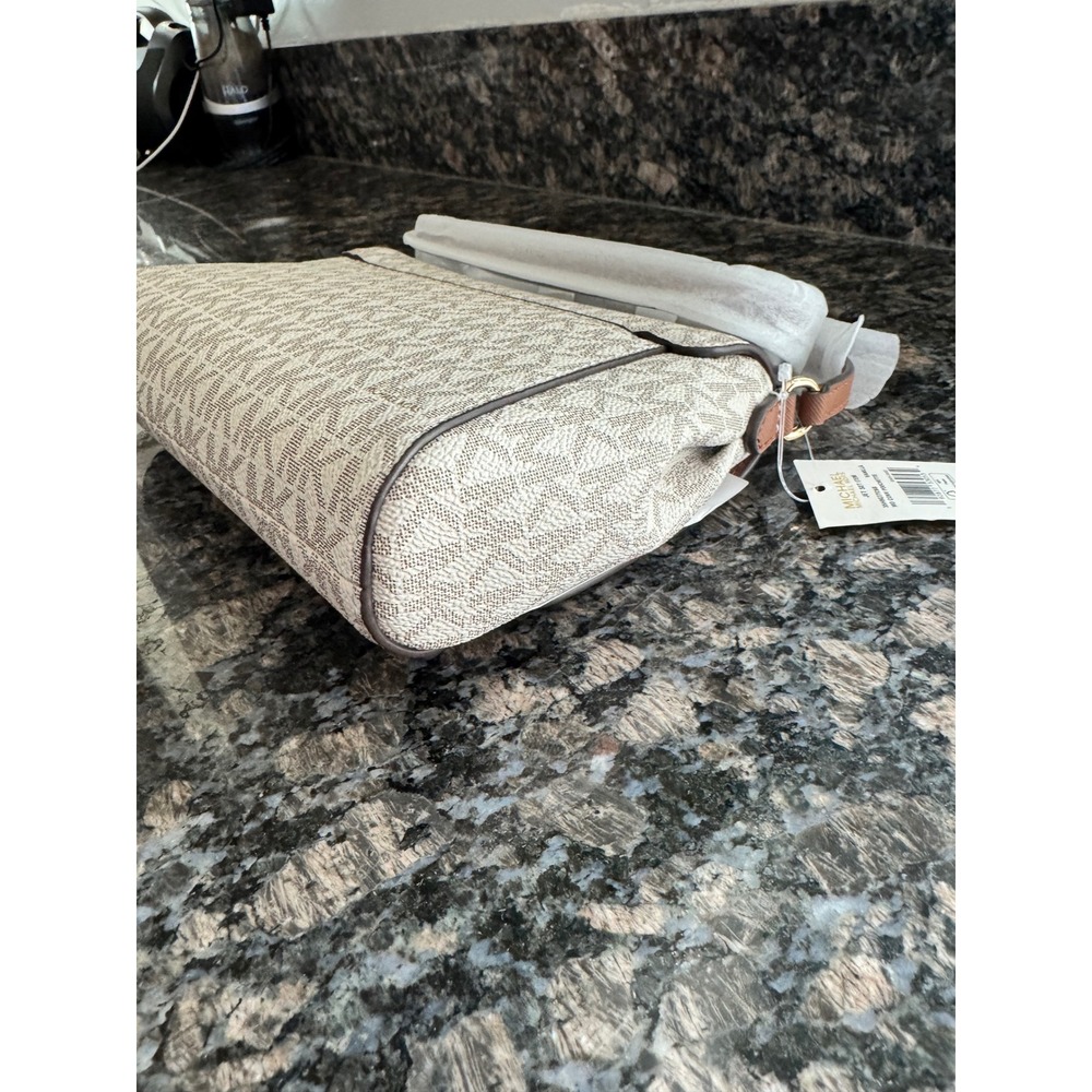 Michael Kors Jet Set Travel Pouchette Crossbody Bag Vanilla MK Signature purse - Picture 3 of 8